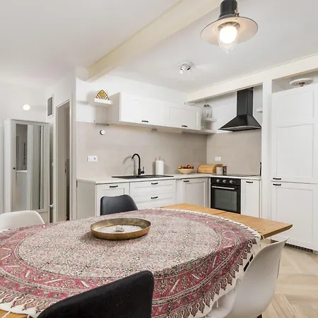 Secret Steps Apartment